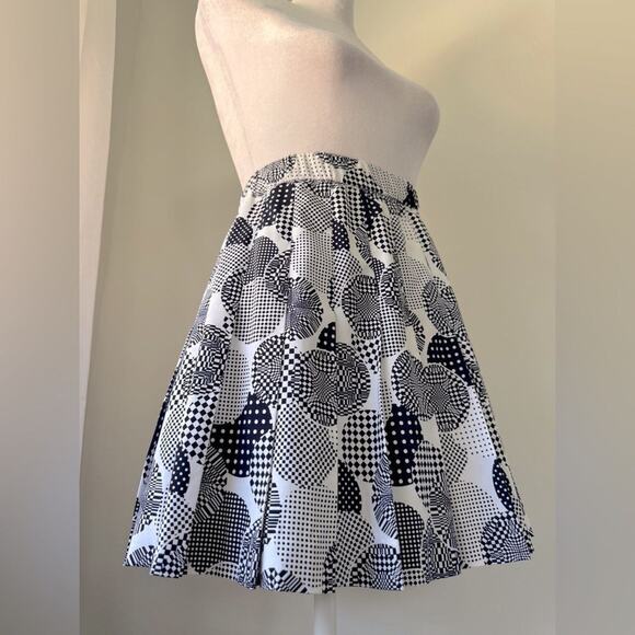 Vintage ‘70s Lily’s of Beverly Hills Black & White Pleated Athletic Mini Skirt - Picture 1 of 7